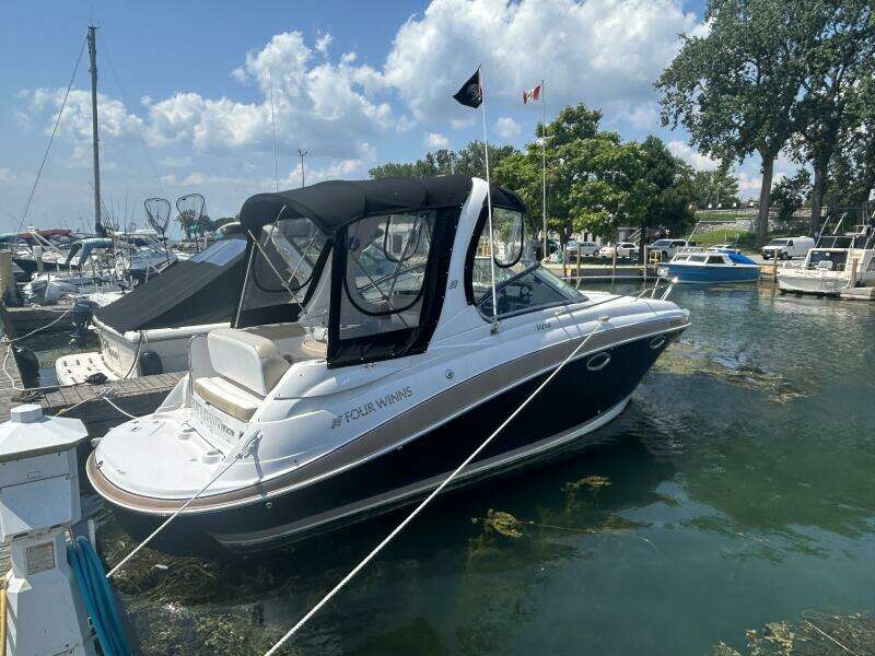 27ft Four Winns Yacht For Sale