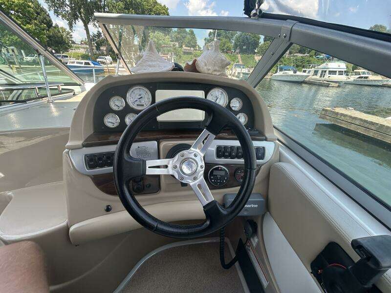 27ft Four Winns Yacht For Sale