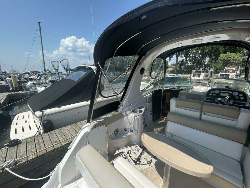 27ft Four Winns Yacht For Sale