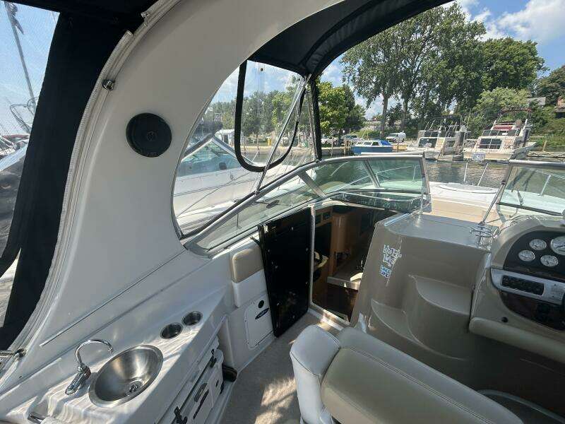 27ft Four Winns Yacht For Sale