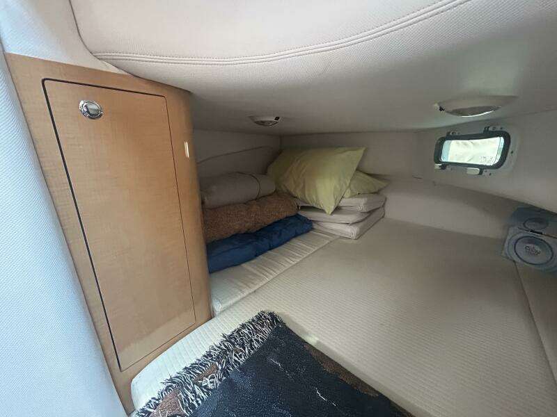 27ft Four Winns Yacht For Sale