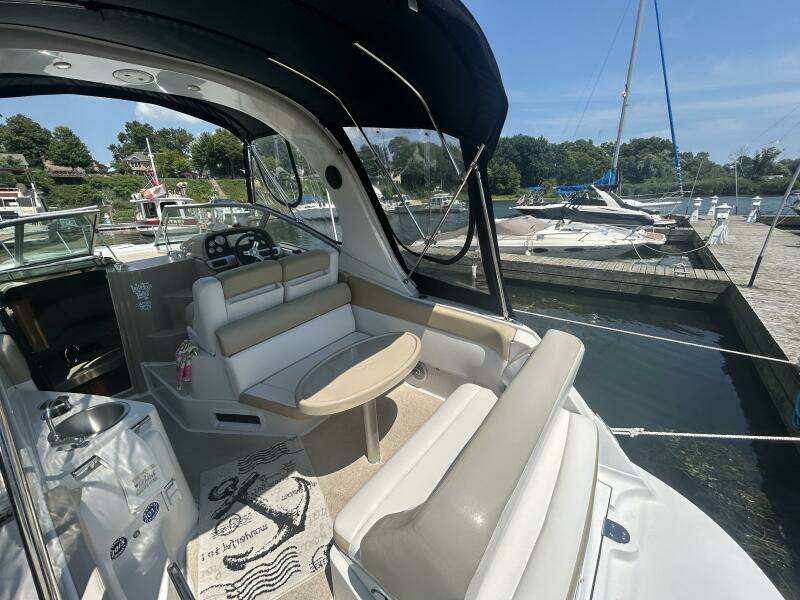 27ft Four Winns Yacht For Sale