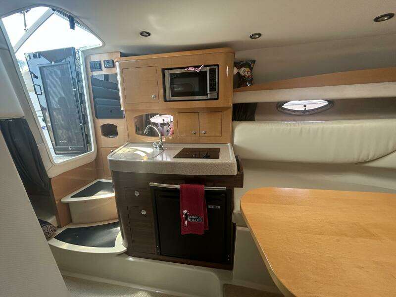 27ft Four Winns Yacht For Sale