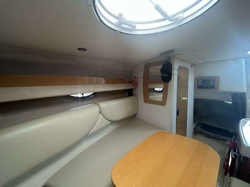 27ft Four Winns Yacht For Sale