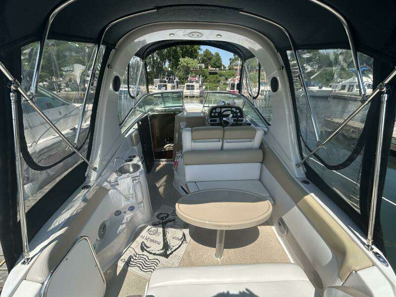 27ft Four Winns Yacht For Sale