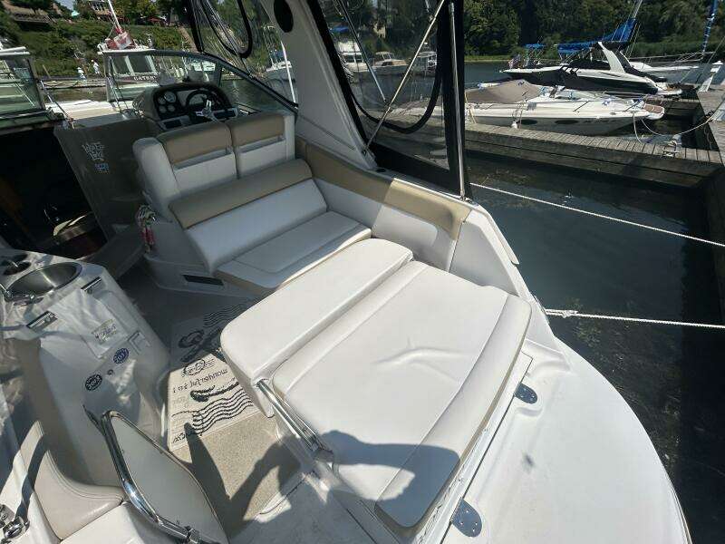 27ft Four Winns Yacht For Sale