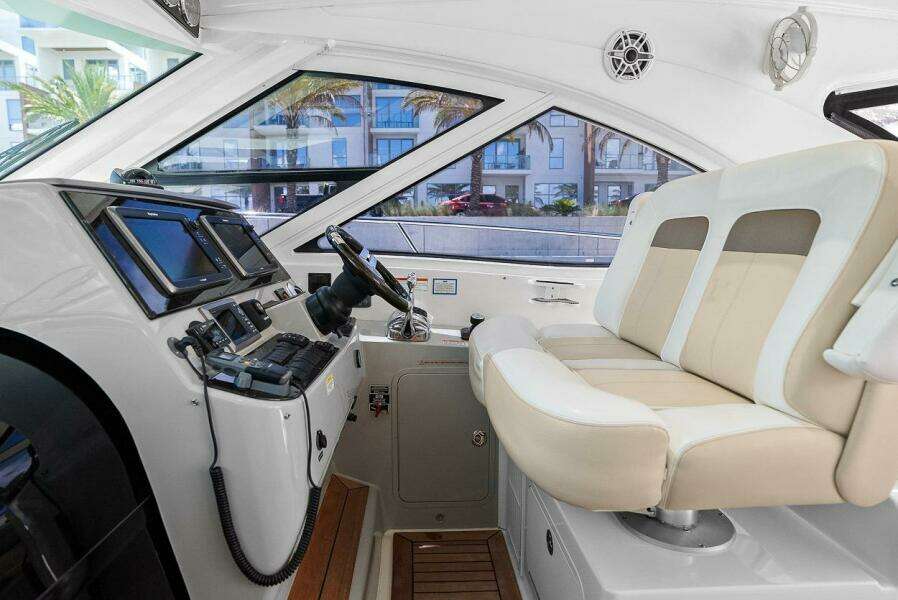 38 Hot 47ft Sea Ray Yacht For Sale