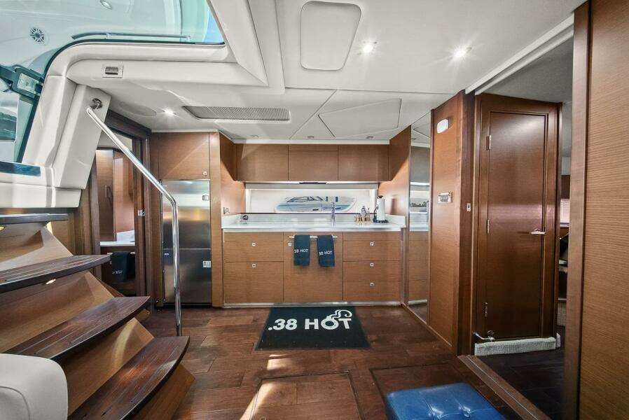 38 Hot 47ft Sea Ray Yacht For Sale
