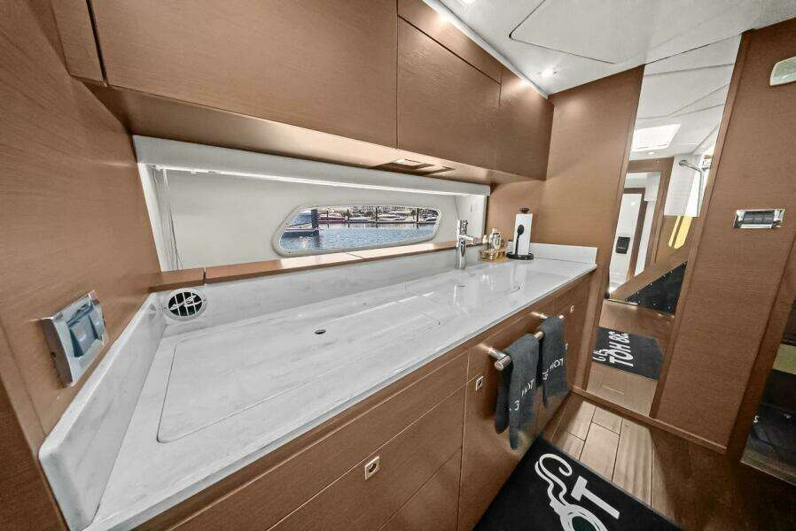 38 Hot 47ft Sea Ray Yacht For Sale