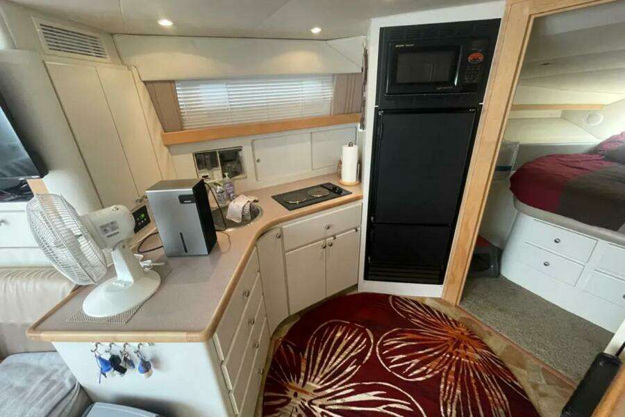 ONE AWEIGH 38ft Carver Yacht For Sale