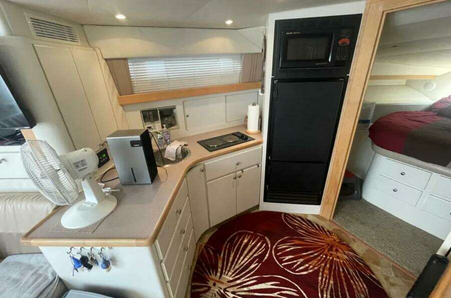 ONE AWEIGH 38ft Carver Yacht For Sale