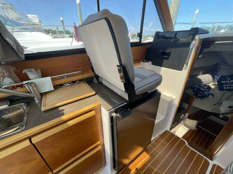 28ft Cutwater Yacht For Sale