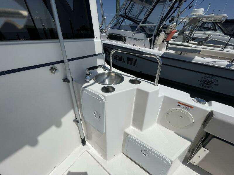 28ft Cutwater Yacht For Sale