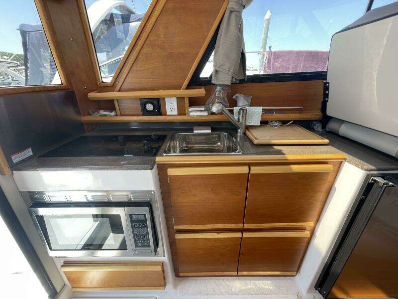 28ft Cutwater Yacht For Sale