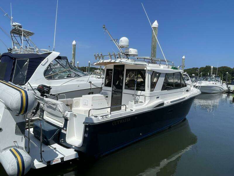 28ft Cutwater Yacht For Sale