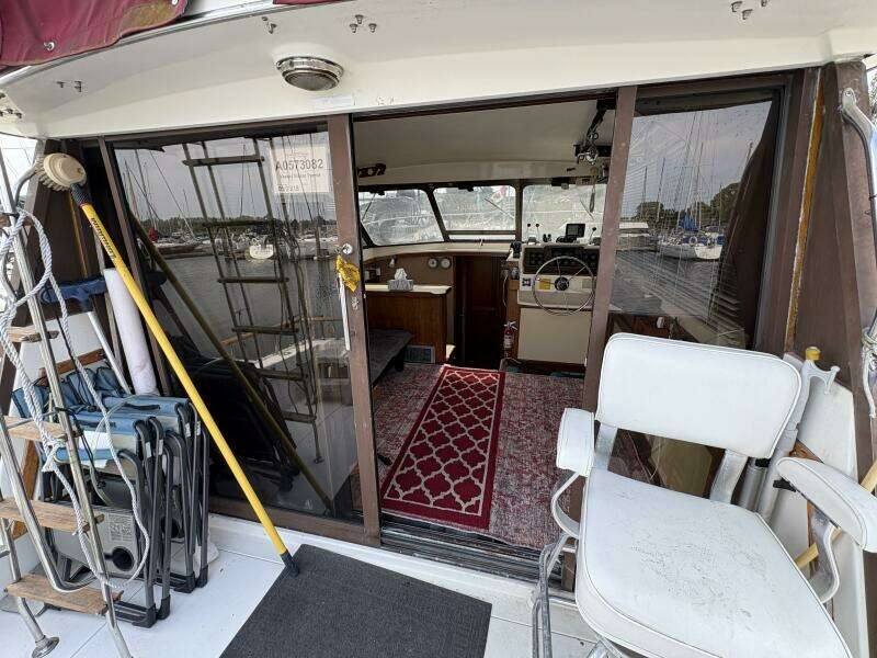 32ft Trojan Yacht For Sale