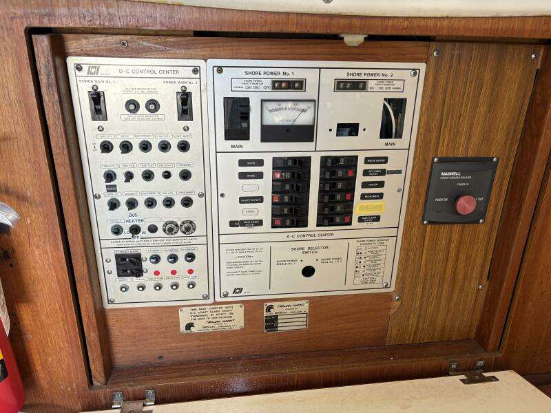 32ft Trojan Yacht For Sale