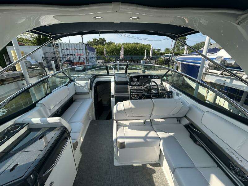 31ft Formula Yacht For Sale