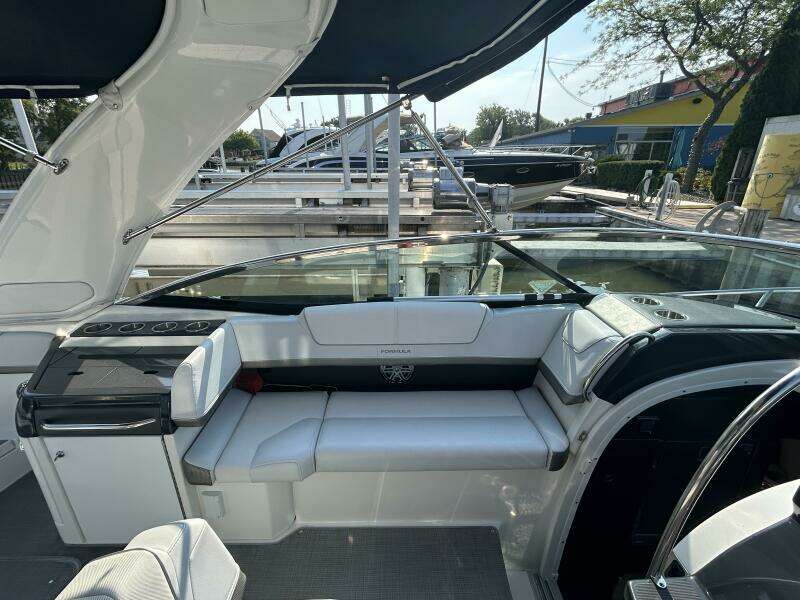 31ft Formula Yacht For Sale