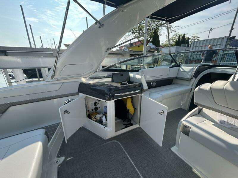 31ft Formula Yacht For Sale