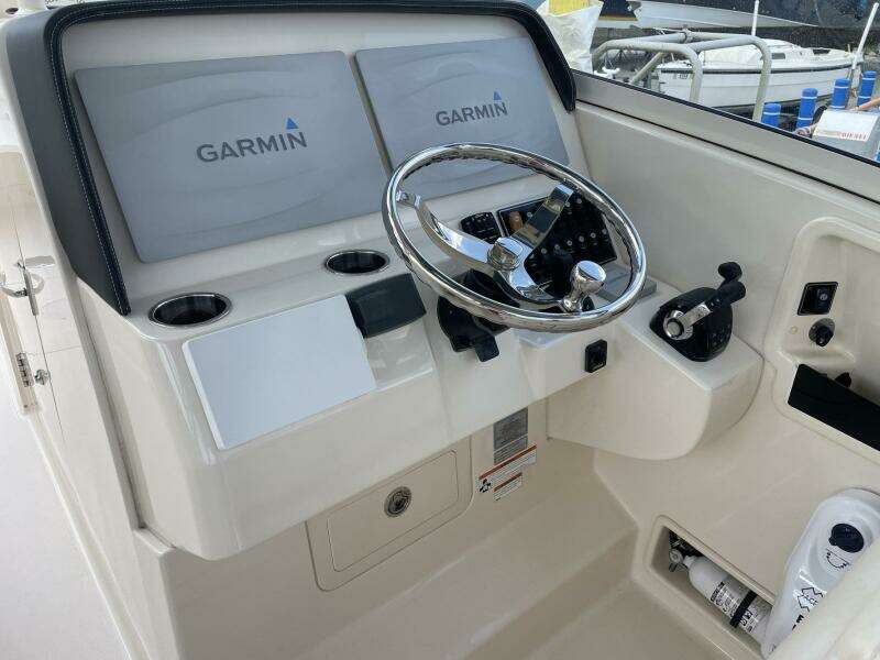 Rennie 32ft Grady White Yacht For Sale