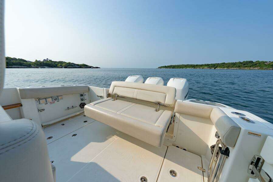 BLUE SKIES 35ft Boston Whaler Yacht For Sale