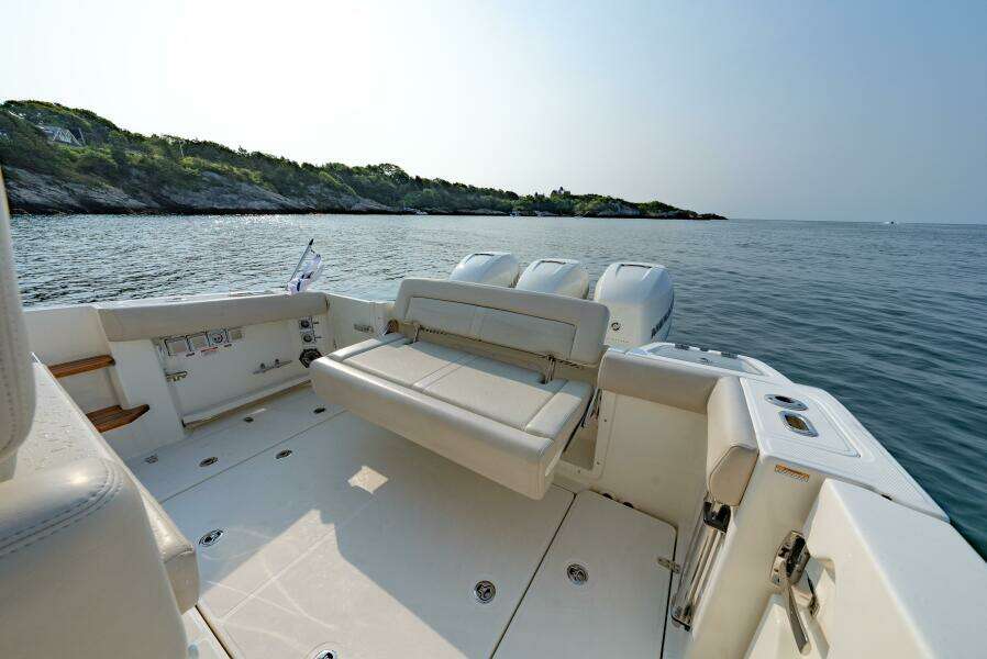 BLUE SKIES 35ft Boston Whaler Yacht For Sale