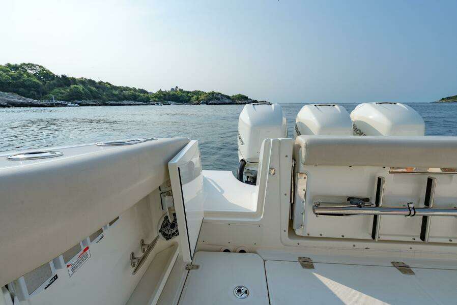 BLUE SKIES 35ft Boston Whaler Yacht For Sale