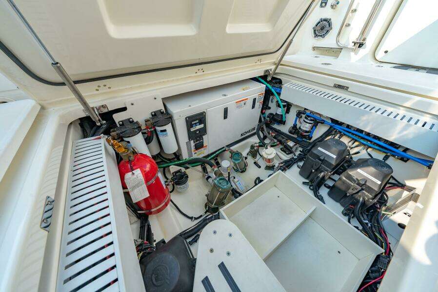 BLUE SKIES 35ft Boston Whaler Yacht For Sale