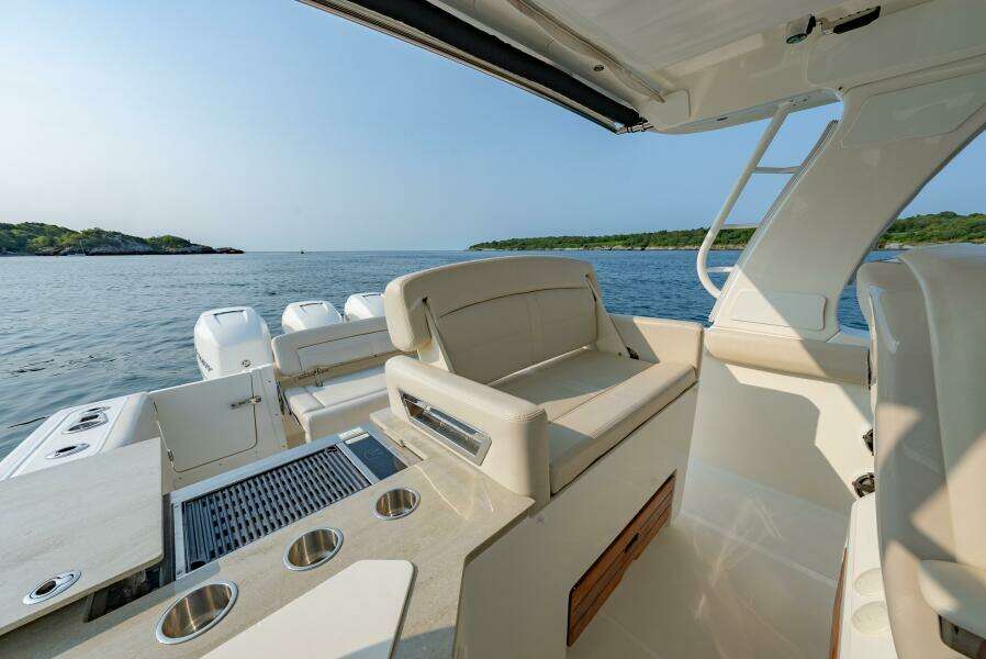 BLUE SKIES 35ft Boston Whaler Yacht For Sale