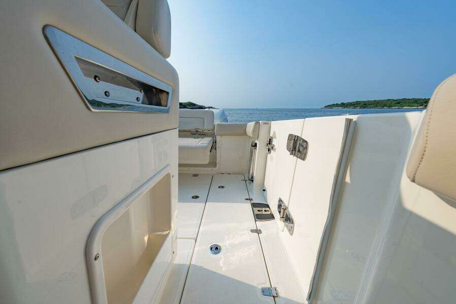 BLUE SKIES 35ft Boston Whaler Yacht For Sale