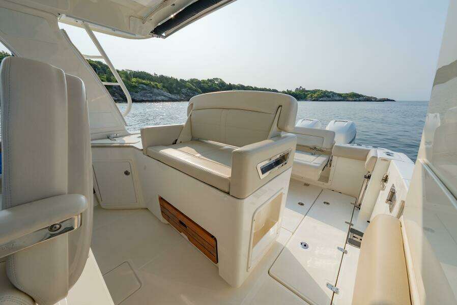 BLUE SKIES 35ft Boston Whaler Yacht For Sale