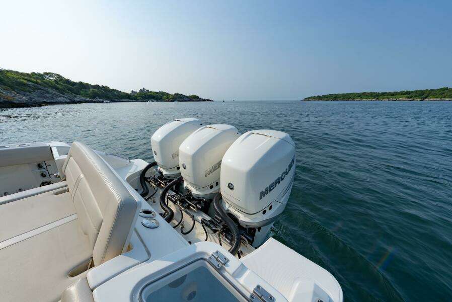 BLUE SKIES 35ft Boston Whaler Yacht For Sale