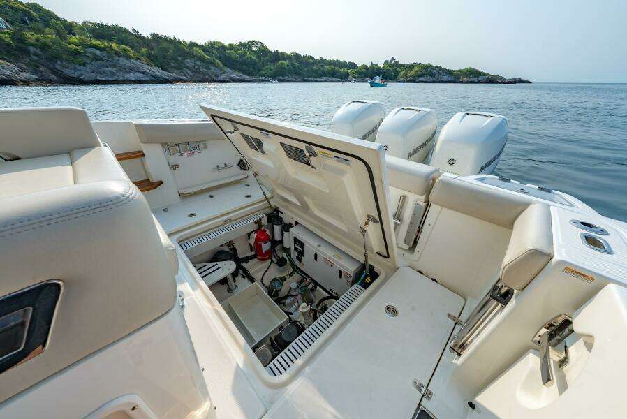 BLUE SKIES 35ft Boston Whaler Yacht For Sale