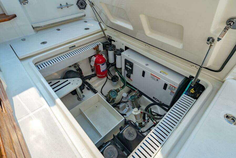 BLUE SKIES 35ft Boston Whaler Yacht For Sale