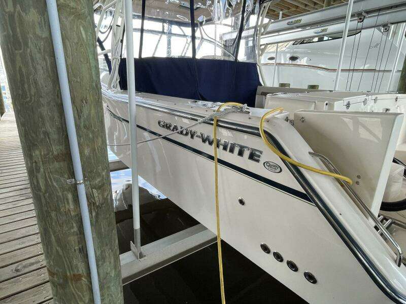 33ft Grady White Yacht For Sale