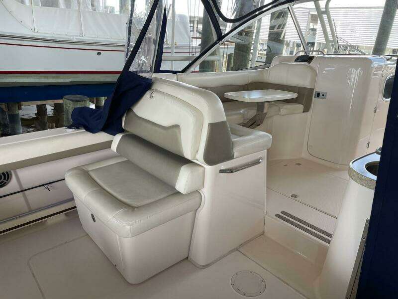 33ft Grady White Yacht For Sale
