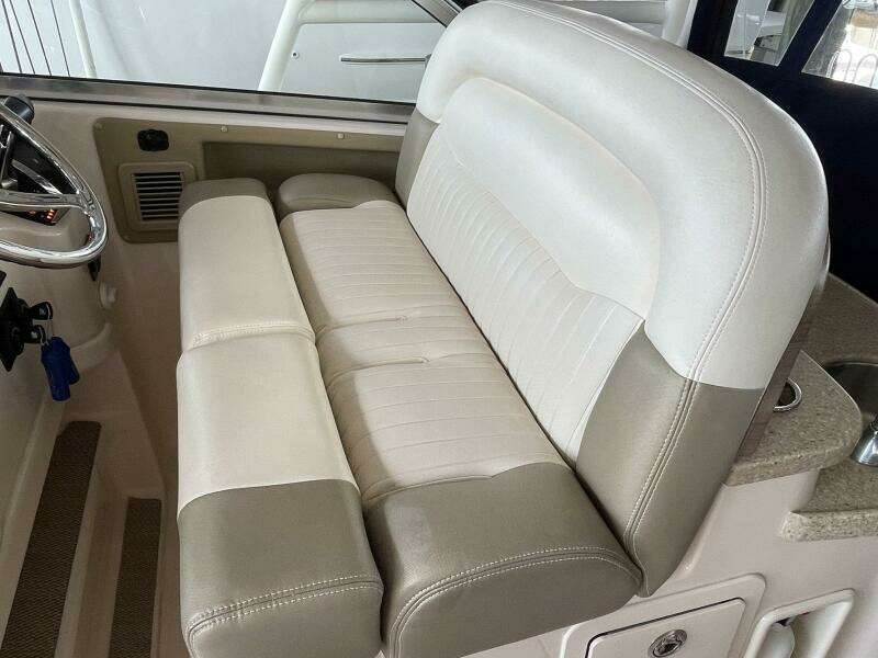 33ft Grady White Yacht For Sale