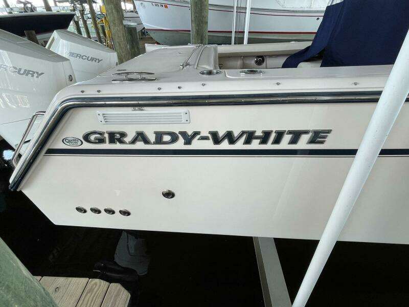 33ft Grady White Yacht For Sale