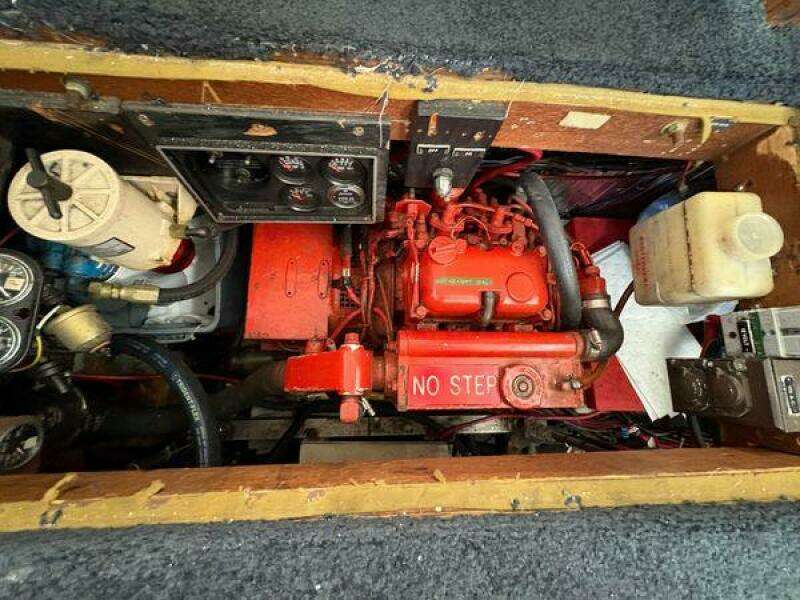 36ft Carver Yacht For Sale