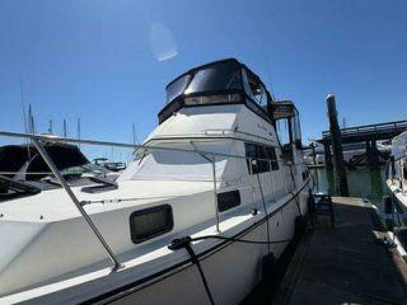 36ft Carver Yacht For Sale
