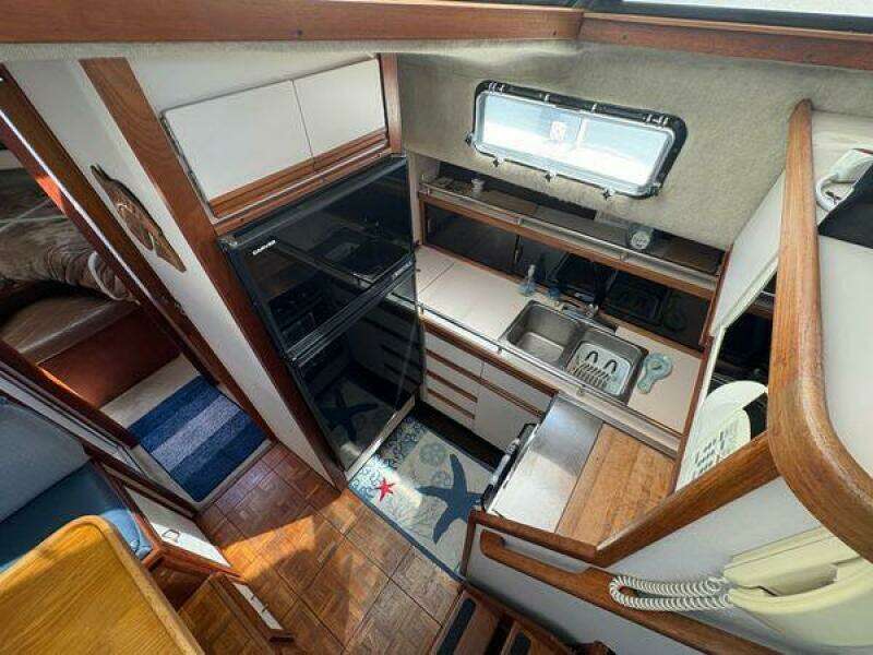 36ft Carver Yacht For Sale
