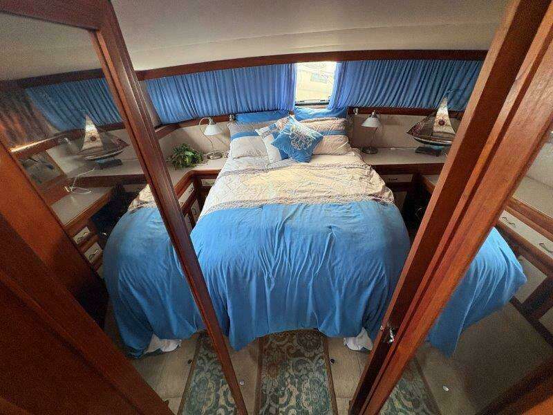 36ft Carver Yacht For Sale