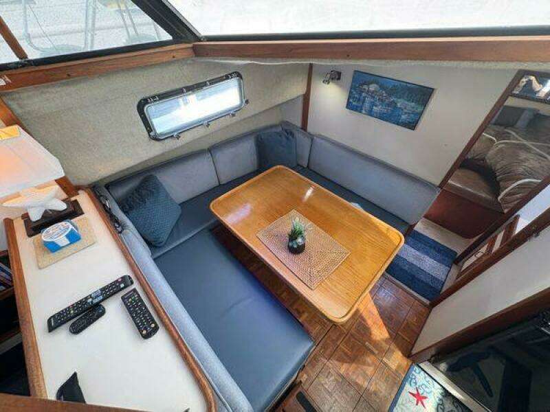 36ft Carver Yacht For Sale