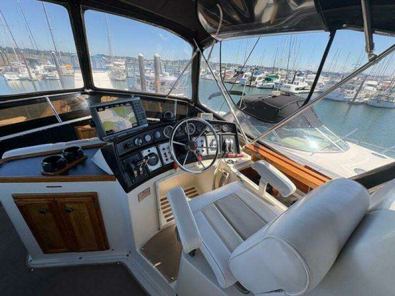 36ft Carver Yacht For Sale