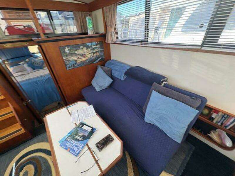 36ft Carver Yacht For Sale