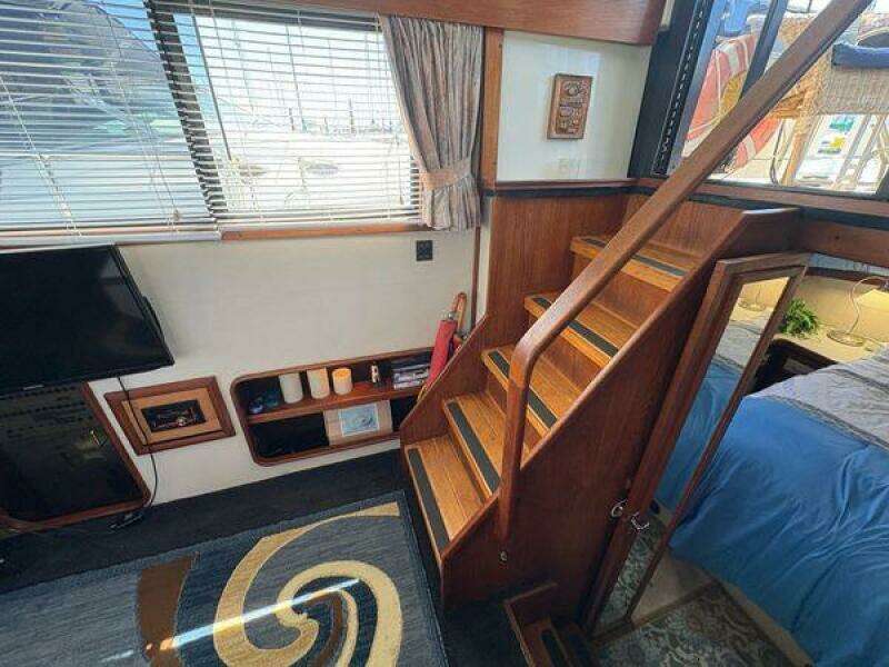 36ft Carver Yacht For Sale