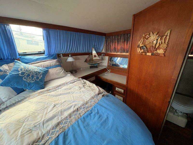 36ft Carver Yacht For Sale