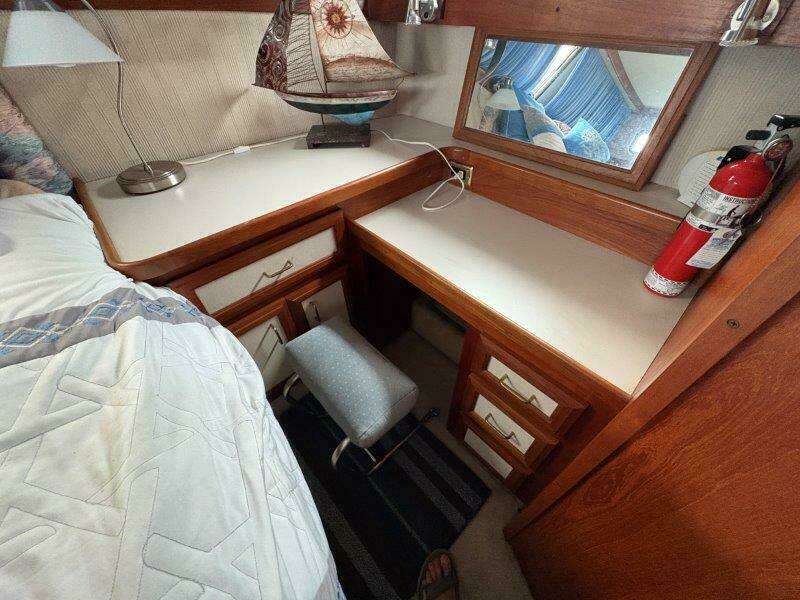 36ft Carver Yacht For Sale