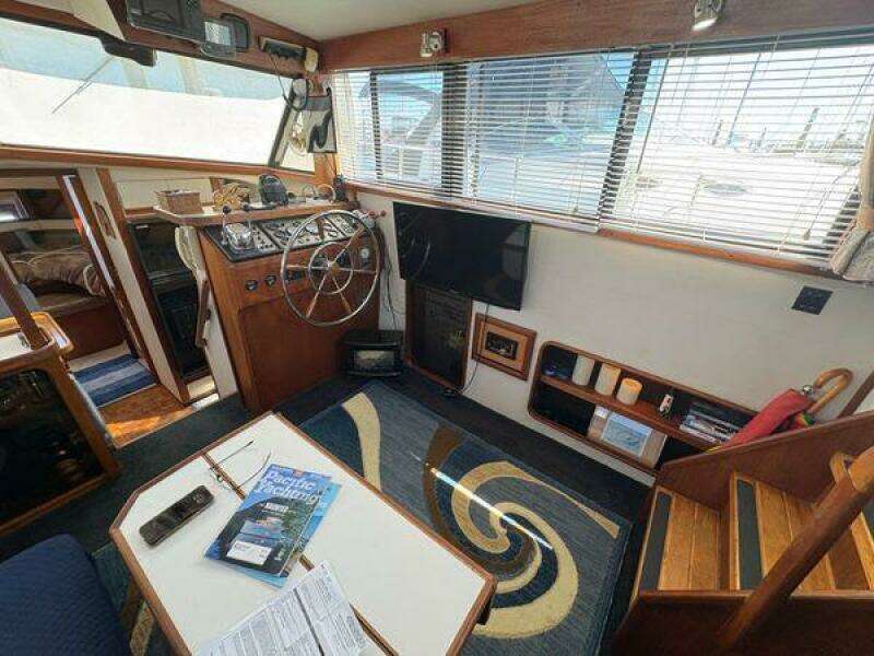 36ft Carver Yacht For Sale
